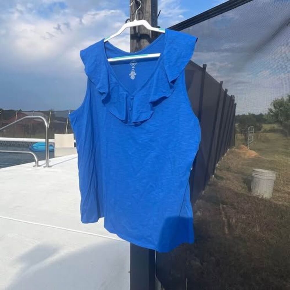 NWT 2X blouse St. John’s Bay sapphire blue tee t-shirt tank ruffled v-neck